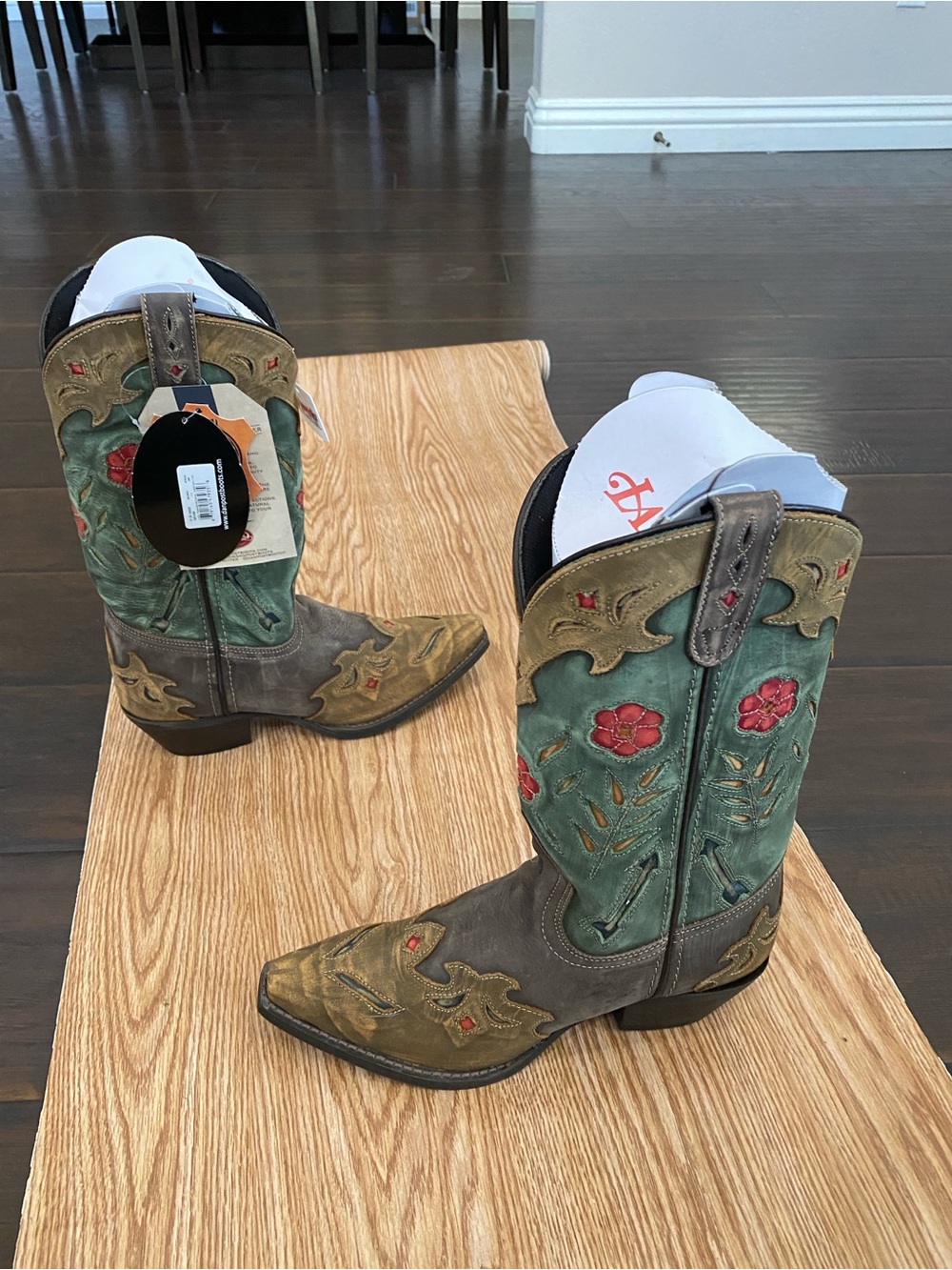 New with box Laredo western lightweight boots women’s size 7.5M